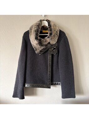 St. John Fur Collar Gray Ribbed Wool Blend Moto Buckle Sweater Coat Sz 6